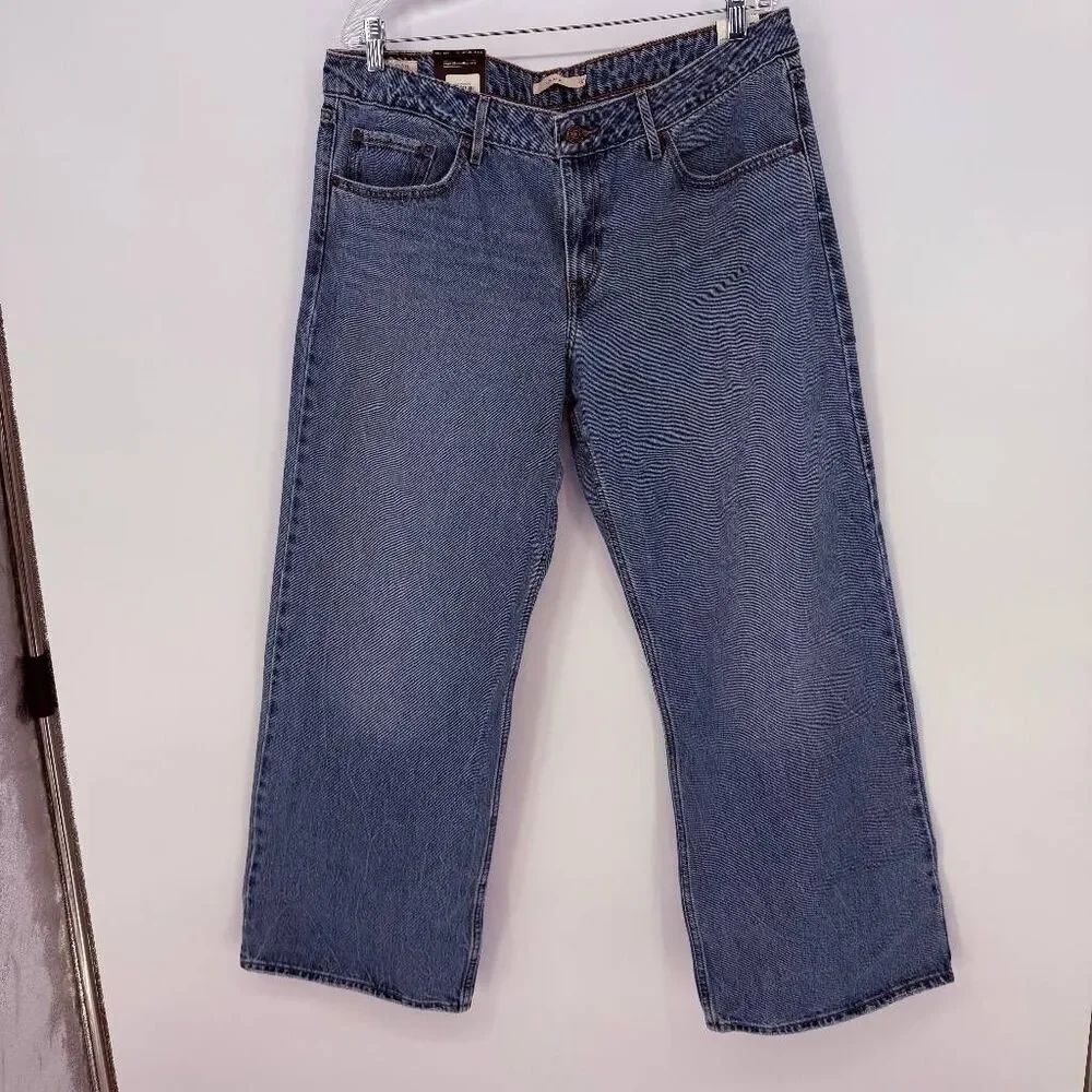 Levi's Women's Low Loose Straight Jeans Size 33x30